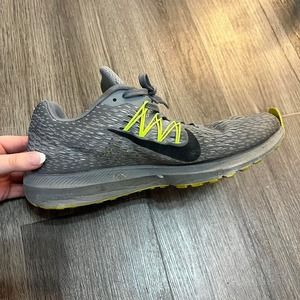 Nike running sneakers size 7